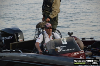 9798EBE2-1DEE-40A9-A61F-0023A3C796ED