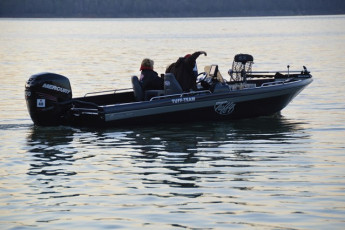 B2EE3DB6-D9CE-4275-B0D6-BD51C9B0FE12