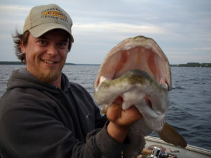 E8E0A75B-C1CD-47FD-9F53-3D855A8B8E61