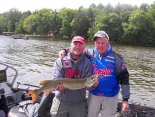 E910B281-B274-4D5B-A5CF-784782960BF2