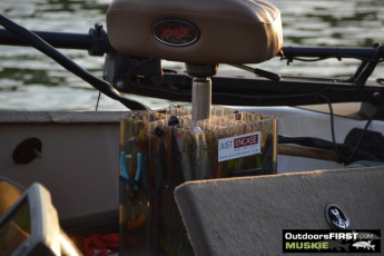 E95D08B8-648F-490F-9A8F-1FD6DEF93E40