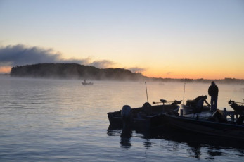 F4096C32-4D6A-4477-B619-49C22B30C25F