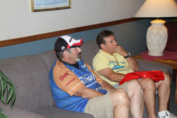 0FA79E45-AA49-4CC9-B8C6-A45E5534E158