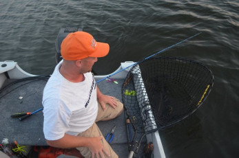 AE556AB1-0B61-40B1-9B86-EEB4F1D01CE1