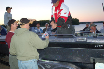 df8d6dfe-1608-42d1-94f8-940c0ffba262