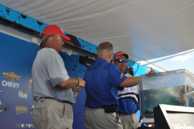 02CDBBEF-5744-4CFD-A716-38BAC821A68F