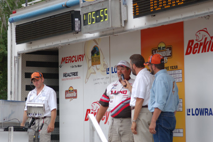 03819DB6-E7A7-42F6-9E06-BEF0BA2A2D6F