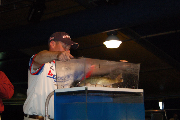 054E1D5C-A351-4446-A46E-343A4D8129C4