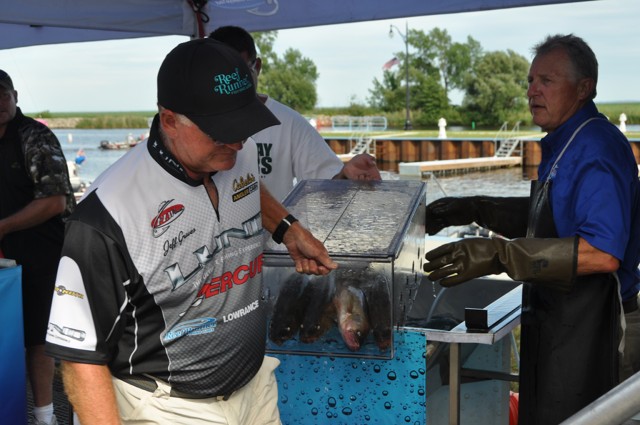 090D898A-271E-4A0D-B39A-041444330A68