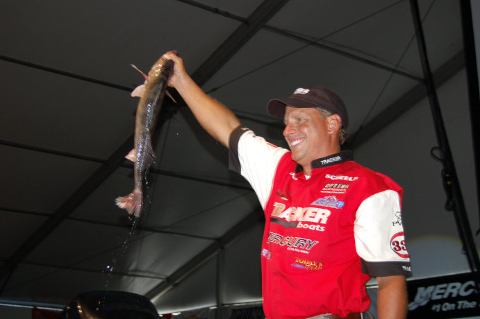 0BB9C278-B02D-407A-9469-E541A04D4B4E