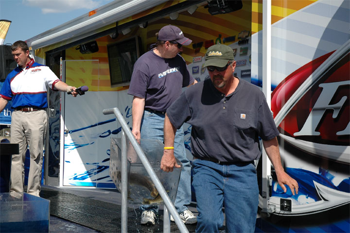 135DCFB9-26CE-479B-9844-76AE5551FF92