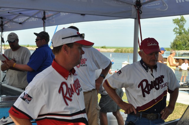 16E1EAEC-5F5B-43F6-8E0F-3B1D292EB3EA