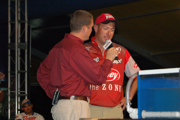 1746CF40-870D-45C9-ACD0-053C10DC7E70