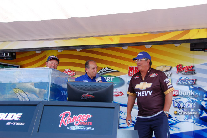 17A586BF-42F3-4002-ABB3-3EC654BF41D2