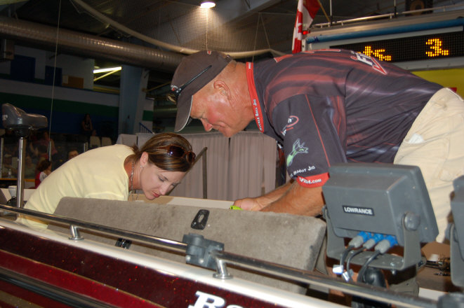 1F00A387-AA9E-481B-94C6-C50CBC3F250C