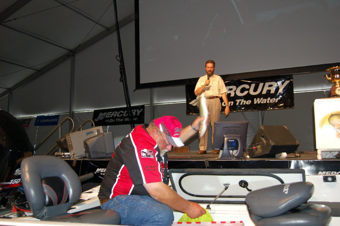 229689D3-1710-4095-BF9F-75C5C2FB0F24