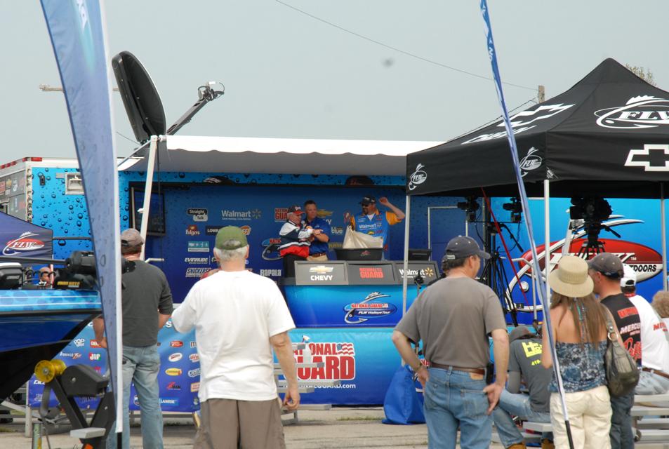 22EF54F5-F93E-41AB-8209-3D8257220DD5