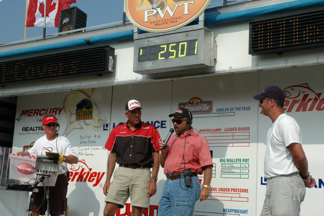 26304C50-39A8-4F3A-A778-04099D3E452B