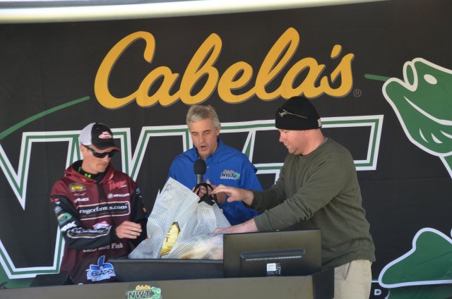 28E0607F-C827-4912-A564-3C5B1C49DE17