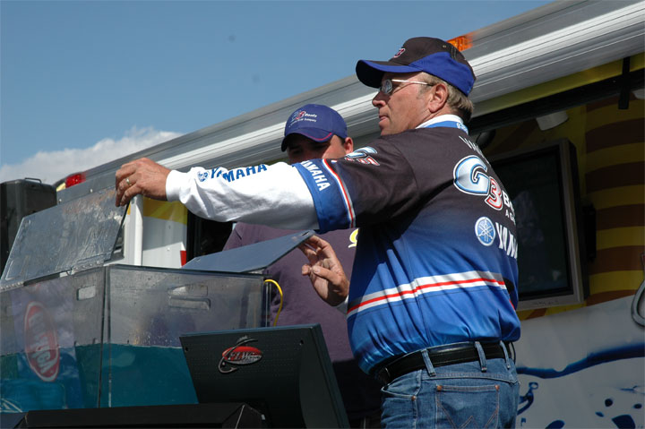 2C3D8EB9-7063-4551-B005-107DD0CEC6FC