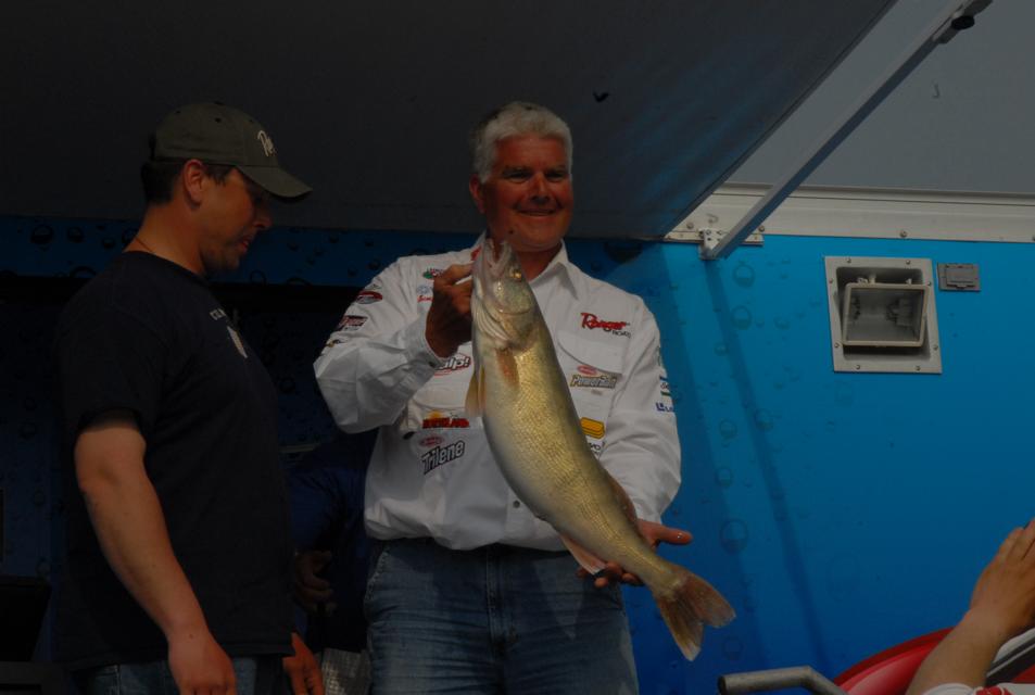 2EA9D18D-FC58-4F29-A4AB-A028C1762E5B