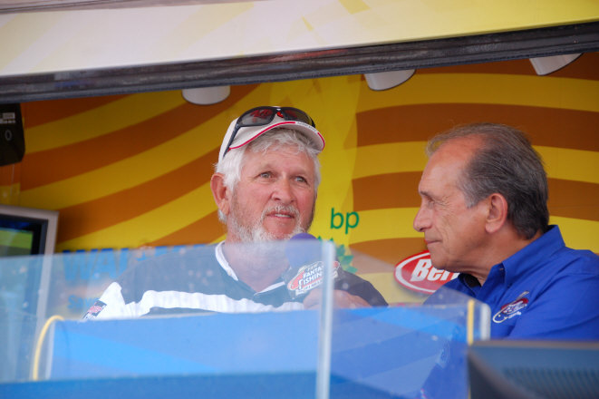 2F2FFB06-FDFF-4E93-BF45-00FEE00C528F