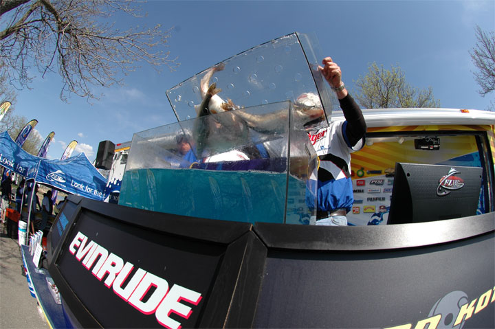 2F6EBE77-C834-4921-9FB6-A71D6D83AD04