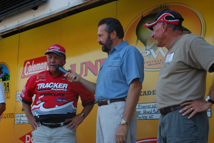 2FAC1625-7AE8-4843-AC09-67702151F5EC