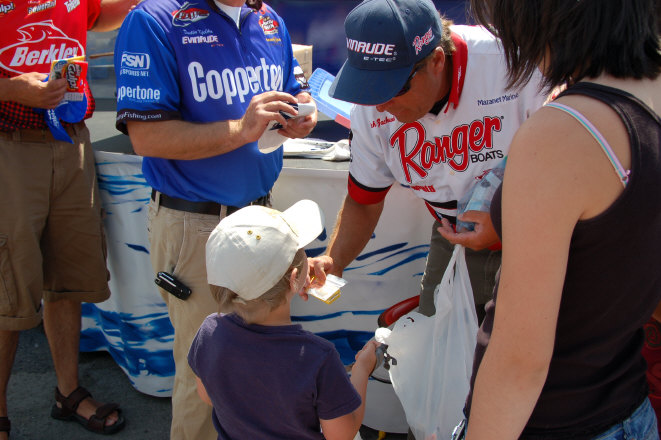 335CB0DE-4E4E-4A86-B038-4DD58D615BC8