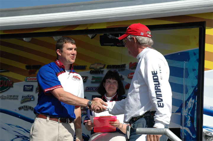 36A0E9E9-7C78-4A4B-B0A7-5009910DE69C