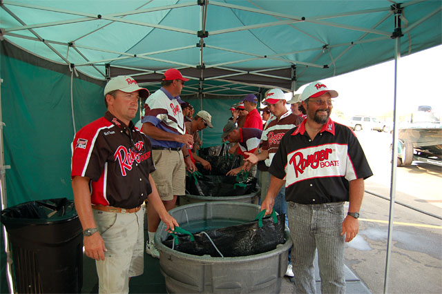 3856F4D9-7CCD-4BCB-97DE-532AF416E4EE