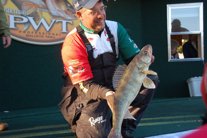 3C84D91E-C2B3-40E7-9764-B2786EF9A9BD