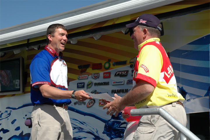 3D958DEE-7019-443F-9BF8-4E0F4E681DAC