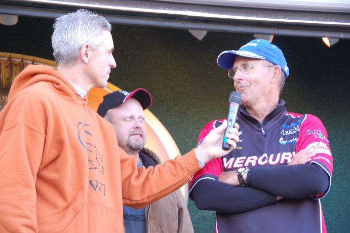 3E7B62A9-411D-45B3-A68F-478A7C847851