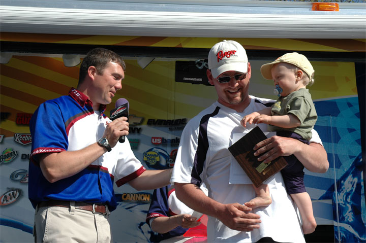 40762370-29F4-4DE9-AA20-C16E0881DF3D