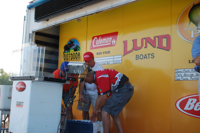 4CAFD2C5-C8AB-404D-B4A9-37E1784D100F