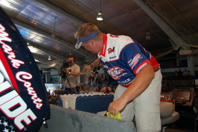 4D1B2374-0F5D-47CB-AC91-CD7E1496863A