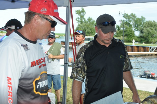 4D40CC8A-3C88-4C2A-B6C3-0F29E650D006