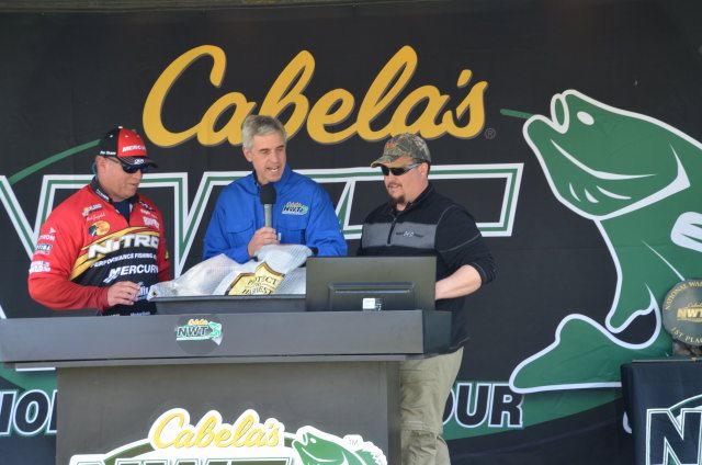 4EF92C0A-3393-45E6-B6DD-D6F8F5F3C40B