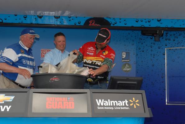 5246CE73-548F-4B56-BED5-AD756B6CDD44