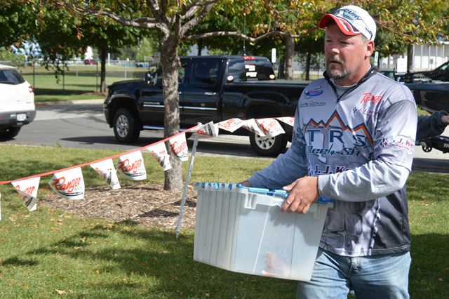 57D762CA-FFD1-4F27-81B7-D7F96DC663EA