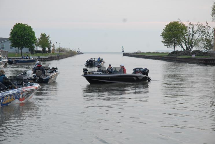 58476D9E-C000-4141-BE17-F645D357F5EF