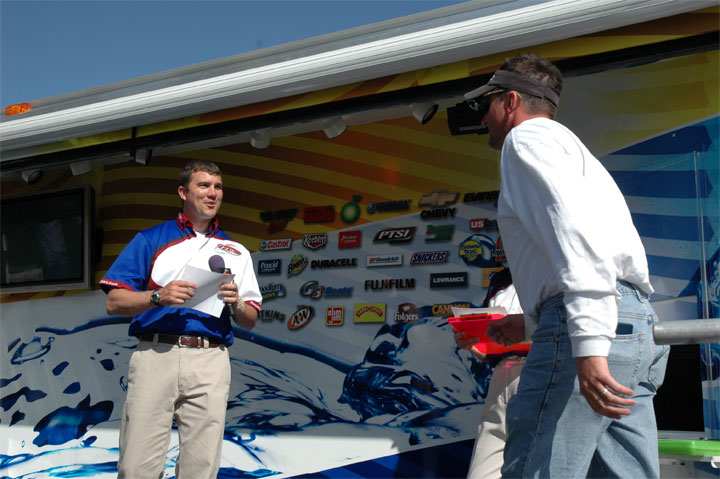 5AECFD81-3ADD-4146-BD53-B24951330905