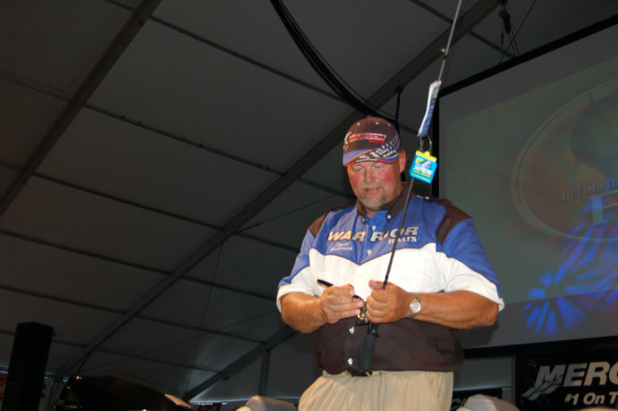 5D95B989-8BF8-4720-AB81-F27C64151D63