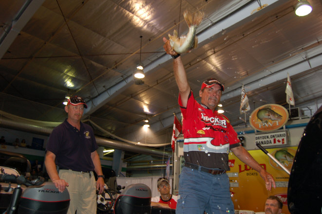 61889C53-8D4D-4060-AECA-68286112305A