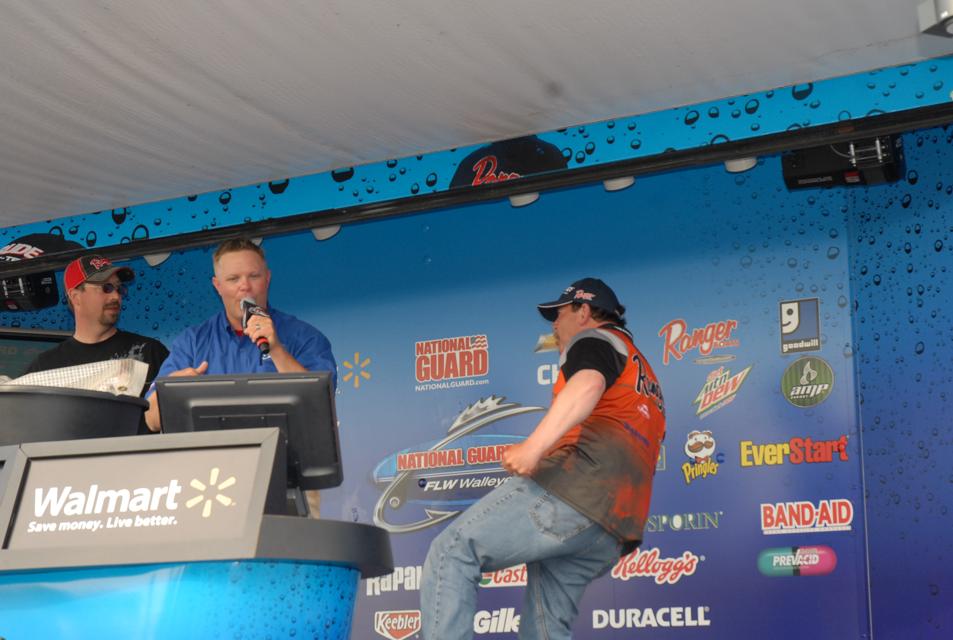 62B8220A-AF85-48A6-9C6B-93A8C525D1C5