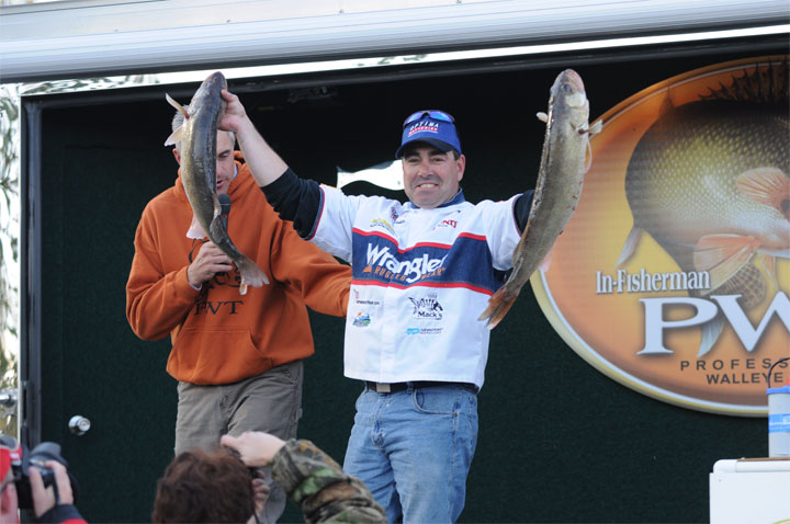 68B67C33-F5AE-4E01-B1EC-28CE153F7D7F