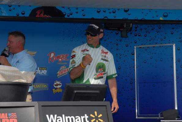 6BF1D138-F1FC-4816-AB06-014A6FE39F4E