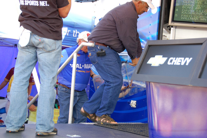 6CDE81B4-0265-4126-BA54-93C450826FFB