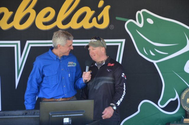 6D1E29F3-F876-4678-B188-8B5E483F9144